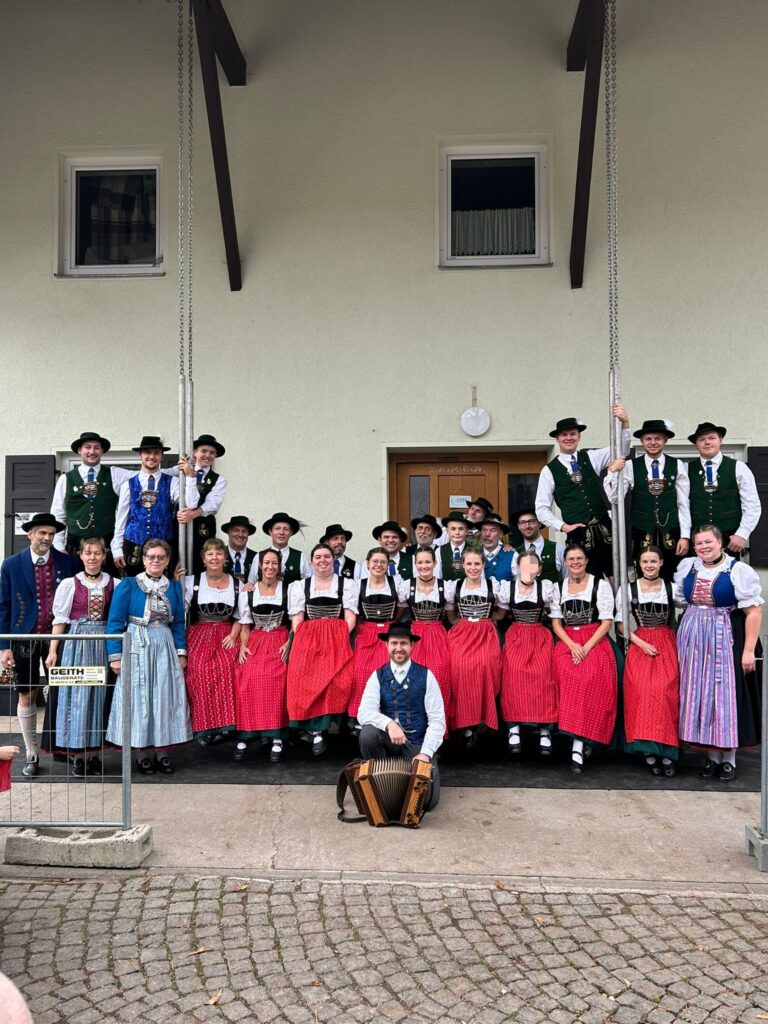 Menzinger Kirchweih mit Kirtahutschn · Bild 1
