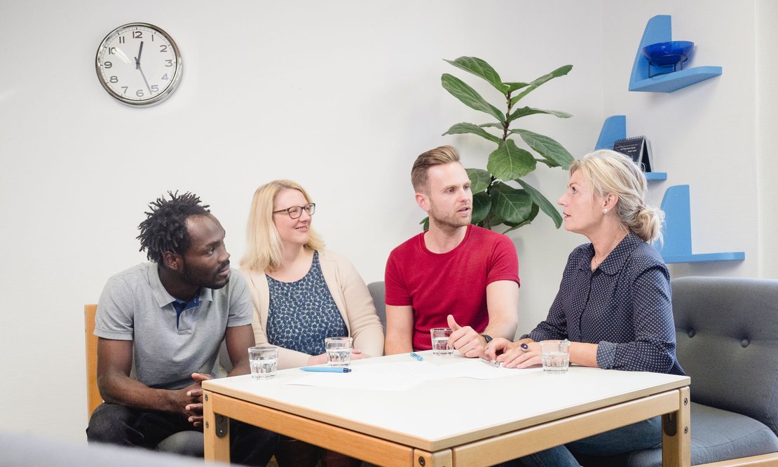 Konstruktive Teamarbeit und schwierige Gespräche meistern- Team Hauswirtschaft Gruppe 2 · Bild 1