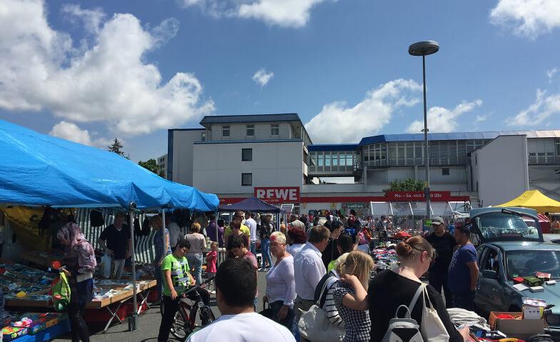 Flohmarkt REWE Parkplatz Nürnberg Gebersdorf · Bild 1
