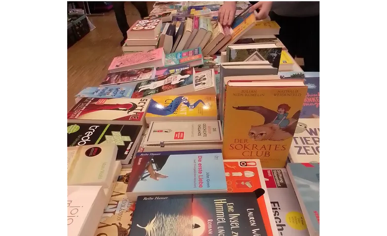 Büchermarkt · Bild 1