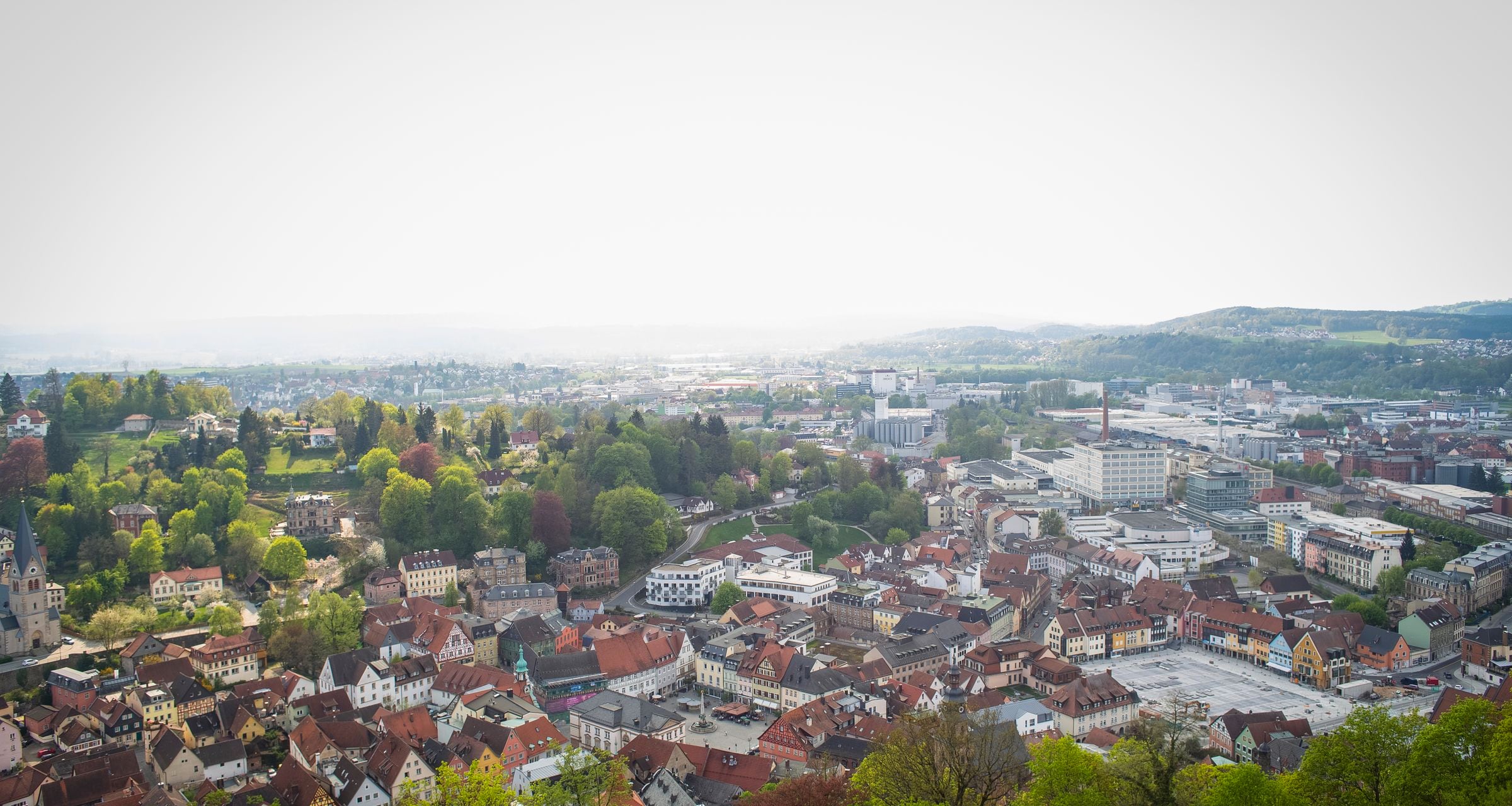 Bayerische Altstadt und Landschaft als ruhiger Einstieg für Events in Bayern